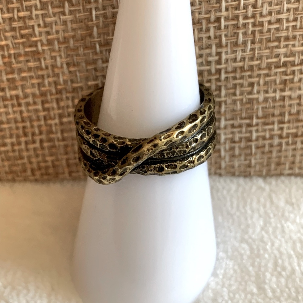 Premier Designs Infinity Gold Tone Hammered Ring Size 7